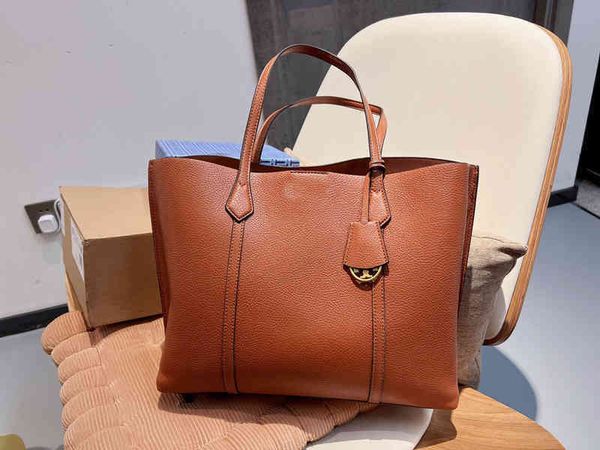 large capacity totes fashion leather designers shoulder bags woman handbag lady shopping female purses 220517
large capacity totes fashion leather designers shoulder bags woman handbag lady shopping female purses 220517
