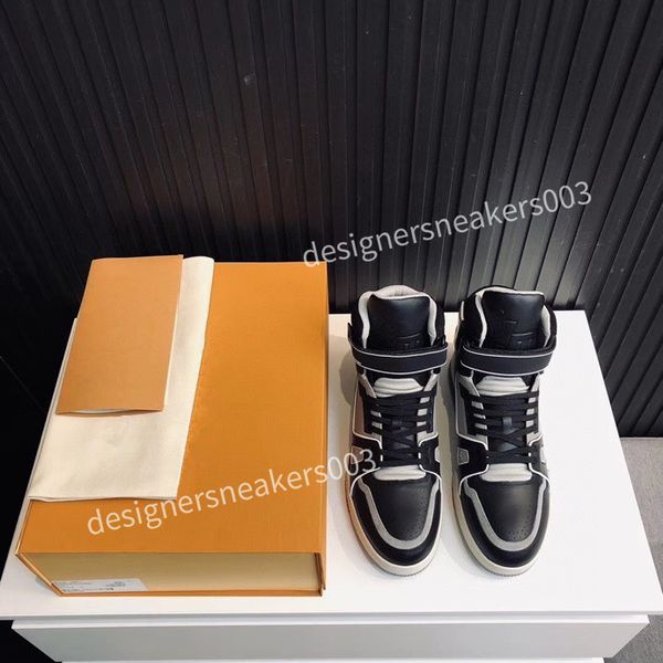 new men's casual shoes boots calf leather trim rubber outsole luxury design sneakers embellished with heart-shaped stickers size39-45, Black
new men's casual shoes boots calf leather trim rubber outsole luxury design sneakers embellished with heart-shaped stickers size39-45, Black
