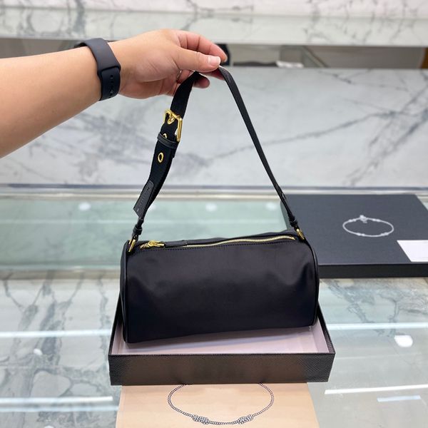luxury handbags women shoulder bag canvas crossbody purses waterproof tote bag fashion ladies pillow wallet
luxury handbags women shoulder bag canvas crossbody purses waterproof tote bag fashion ladies pillow wallet