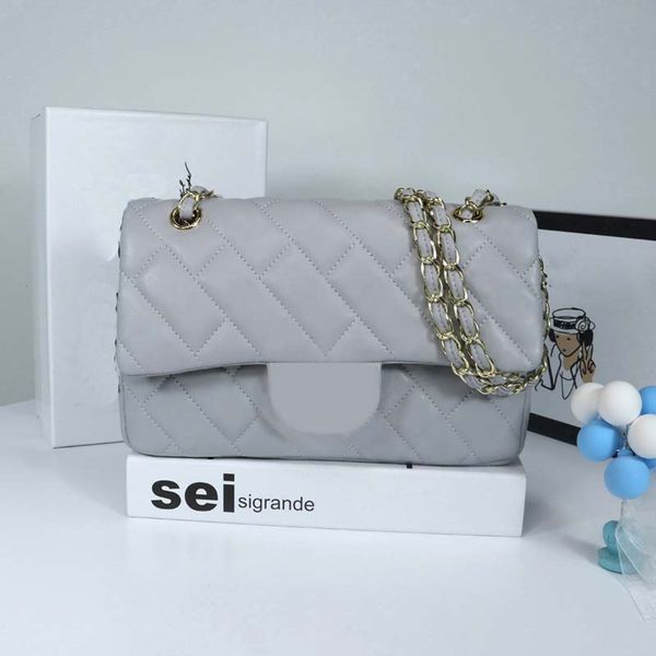 the new leather small fragrant wind diamond chain one shoulder crossbody bags golden ball square fat women's bag sheepskin mini square
the new leather small fragrant wind diamond chain one shoulder crossbody bags golden ball square fat women's bag sheepskin mini square