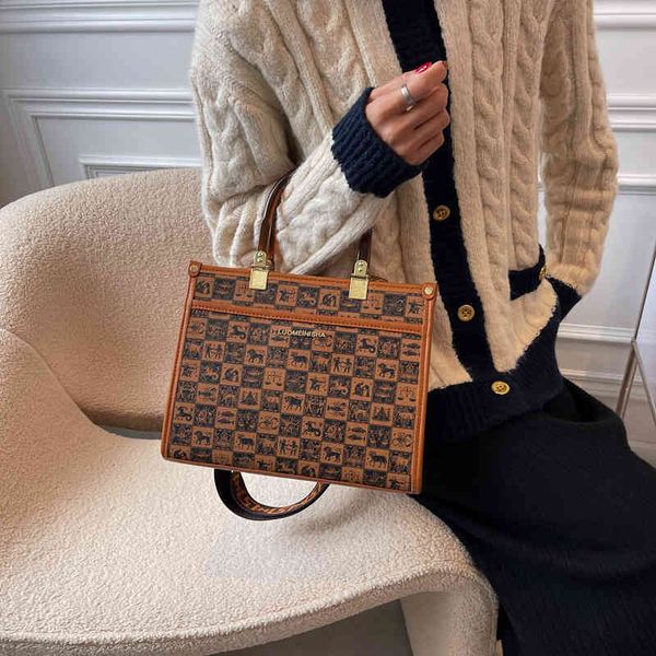 55% off fashion women's bag large capacity printed handbag new single shoulder messenger tote handbags luxury designer crossbody bags
55% off fashion women's bag large capacity printed handbag new single shoulder messenger tote handbags luxury designer crossbody bags