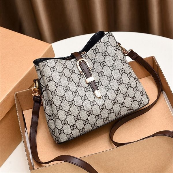 printed women's autumn and winter new version atmospheric fashion versatile messenger large capacity wholesale design purses online
printed women's autumn and winter new version atmospheric fashion versatile messenger large capacity wholesale design purses online