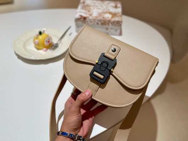 22ss women's brand designer shoulder bags fashion wedding party letter messenger bag leather print evening bag
22ss women's brand designer shoulder bags fashion wedding party letter messenger bag leather print evening bag