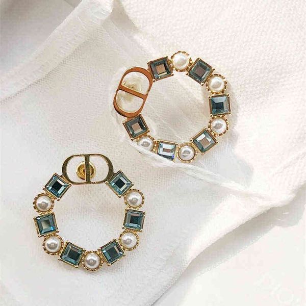 new pearl color diamond earrings red style versatile temperament high 925 silver needle earrings female, Golden
new pearl color diamond earrings red style versatile temperament high 925 silver needle earrings female, Golden