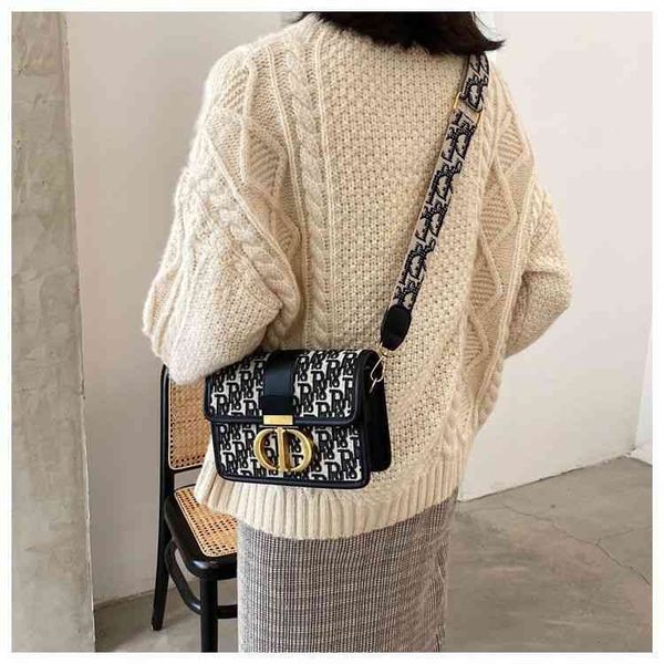 autumn winter new letter embroidered thread texture small bag personality wide shoulder strap sling one shoulder messenger purses_csd5
autumn winter new letter embroidered thread texture small bag personality wide shoulder strap sling one shoulder messenger purses_csd5