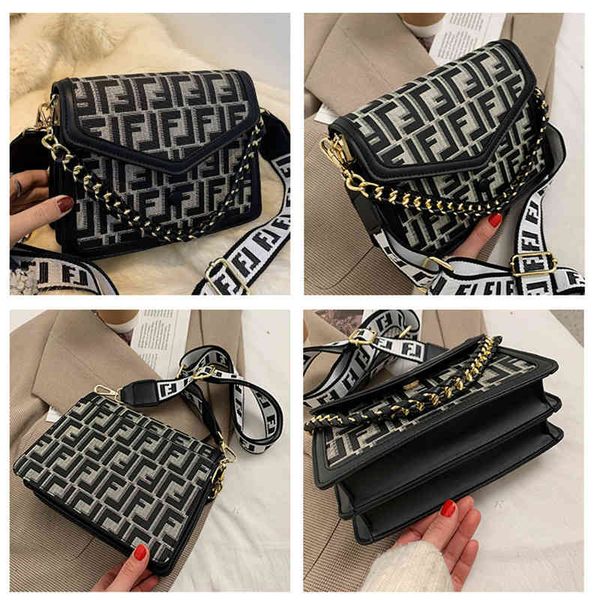 luxury accessories spring new women's chain lattice fashion single bag small square messenger bag
luxury accessories spring new women's chain lattice fashion single bag small square messenger bag