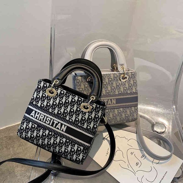 purses advanced sense of style portable small handbags womens new bag versatile one shoulder messenger bag
purses advanced sense of style portable small handbags womens new bag versatile one shoulder messenger bag