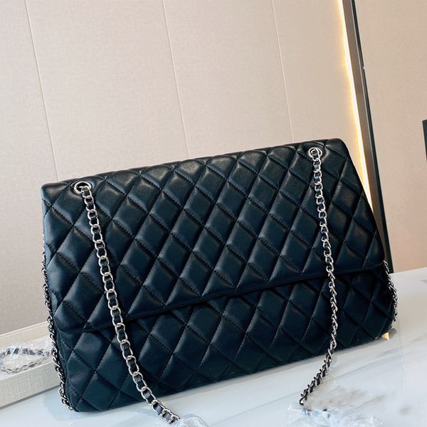 european and american classic all-match one-shoulder women's bags leather flip chain large capacity shopping bag street luxury designer
european and american classic all-match one-shoulder women's bags leather flip chain large capacity shopping bag street luxury designer