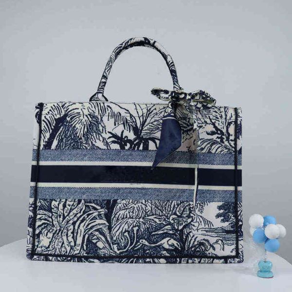 luxurys designer bag shoulder bags woman fashion classic handbags embroidery limited edition lady handbag high capacity travel 61fi
luxurys designer bag shoulder bags woman fashion classic handbags embroidery limited edition lady handbag high capacity travel 61fi