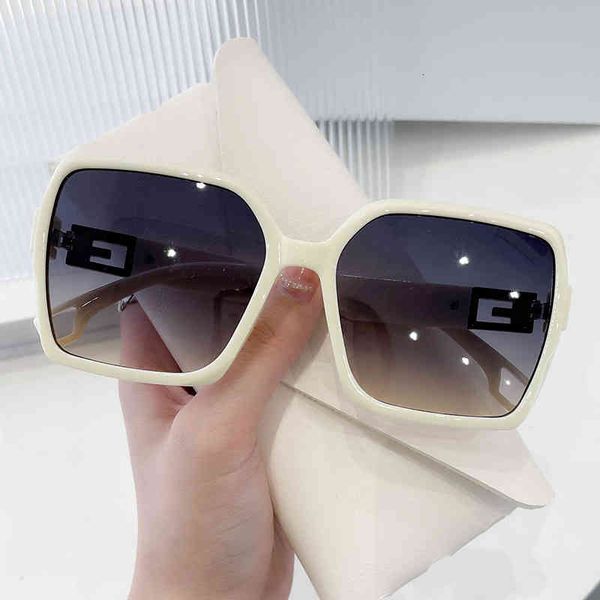 women sunglasses luxury brand designer 2022 new sunglass large frame version same fashion thin face personalized vintage sun glasses for men, White;black
women sunglasses luxury brand designer 2022 new sunglass large frame version same fashion thin face personalized vintage sun glasses for men, White;black