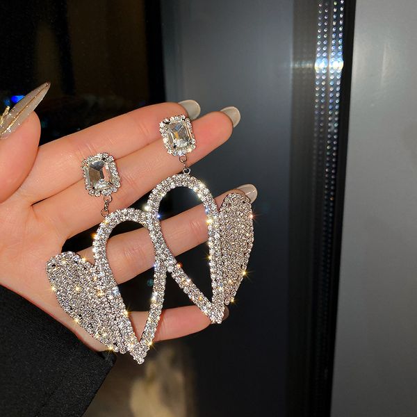 925 silver needle fashion and fully-jewelled love heart earrings high-key dignified internet celebrity irregular design earrings heart-shape, Golden
925 silver needle fashion and fully-jewelled love heart earrings high-key dignified internet celebrity irregular design earrings heart-shape, Golden