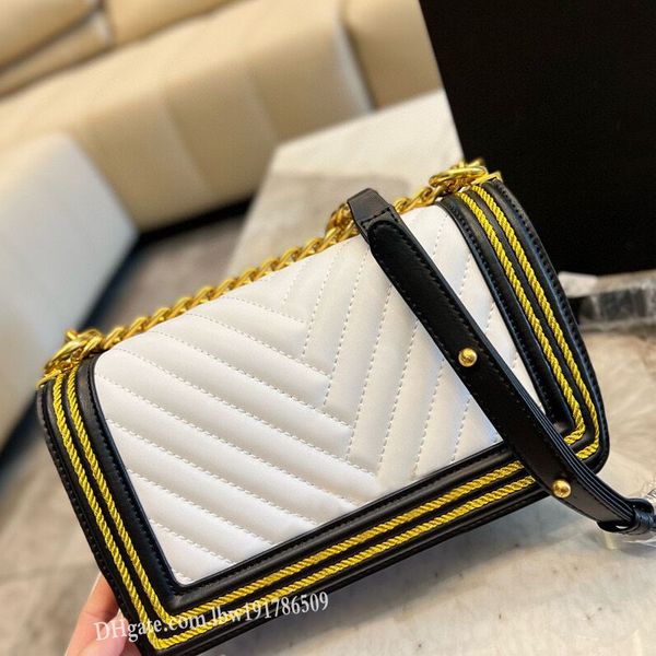 classic designer brand shoulder bag handbag womens fashion leather v-shaped sewing handbag women flip satchel gold chain strap messenger bag
classic designer brand shoulder bag handbag womens fashion leather v-shaped sewing handbag women flip satchel gold chain strap messenger bag