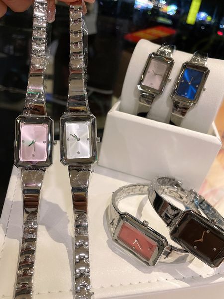 small square bracelet watch case decorated with shiny and charming rectangular crystal leisure design original movement size 20mm 29.5mm thi, Slivery;golden 
small square bracelet watch case decorated with shiny and charming rectangular crystal leisure design original movement size 20mm 29.5mm thi, Slivery;golden