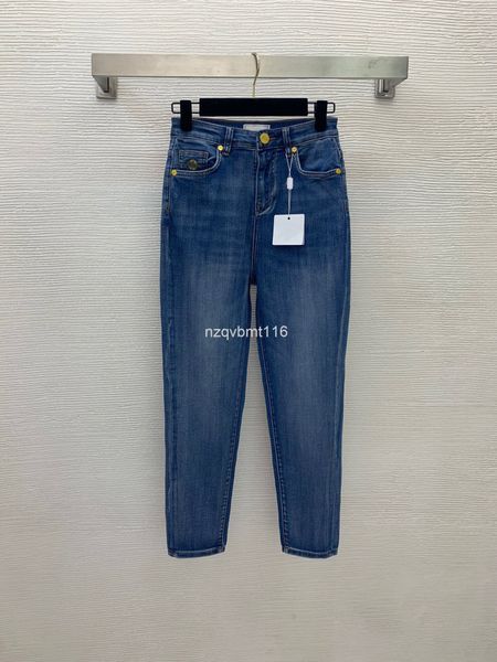 women's jeans hardware accessories pocket embossed letter leather brand decoration medium high waist daddy pants elastic jeans, Blue
women's jeans hardware accessories pocket embossed letter leather brand decoration medium high waist daddy pants elastic jeans, Blue
