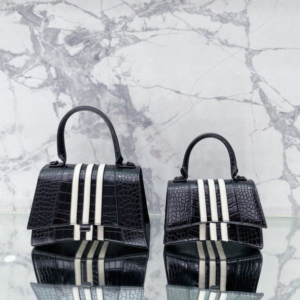 2022 designers handbags women leather shoulder bags luxurys cross body bag messengerbag purse female handbag
2022 designers handbags women leather shoulder bags luxurys cross body bag messengerbag purse female handbag