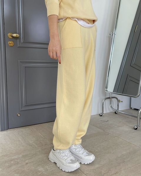 woman long soft wool trousers from set lovemoda, Black;white
woman long soft wool trousers from set lovemoda, Black;white