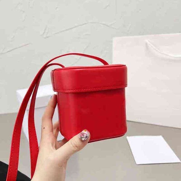 strap box bag luxury designer famous shoulder quilted pattern crossbody mini genuine leather cosmetic vanity handbags purses 220407
strap box bag luxury designer famous shoulder quilted pattern crossbody mini genuine leather cosmetic vanity handbags purses 220407