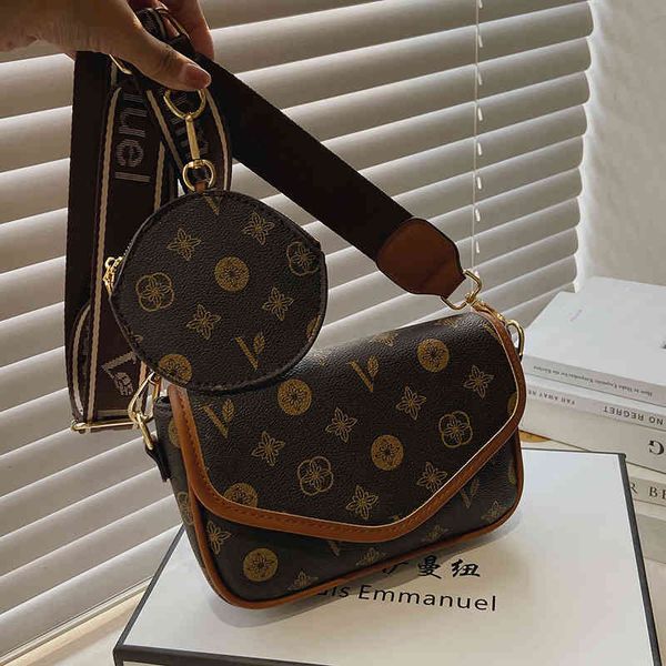 purse sale small bag female winter new fashion wide shoulder strap versatile foreign style one shoulder bag
purse sale small bag female winter new fashion wide shoulder strap versatile foreign style one shoulder bag