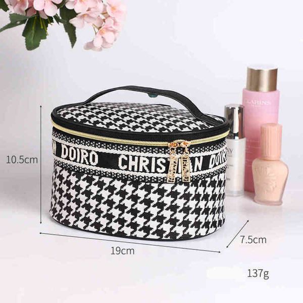 houndstooth cosmetic bag clutch large makeup organizer bags pouch women cute toiletry beauty case
houndstooth cosmetic bag clutch large makeup organizer bags pouch women cute toiletry beauty case