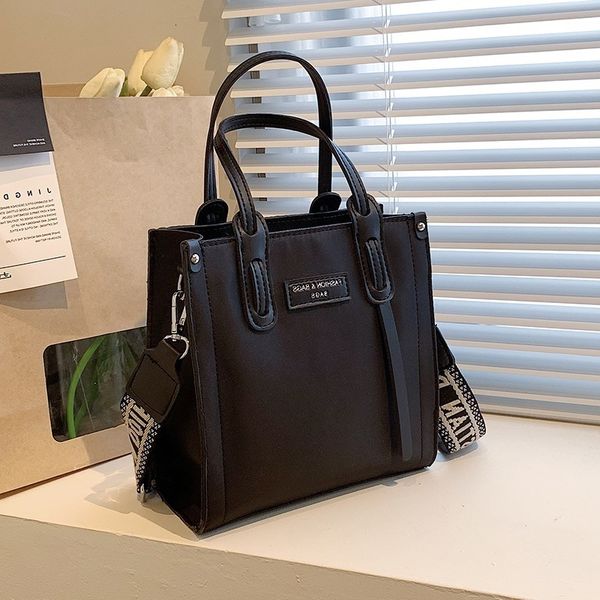 designer bags this year's popular niche women's 2022 summer new versatile messenger net red portable tote
designer bags this year's popular niche women's 2022 summer new versatile messenger net red portable tote