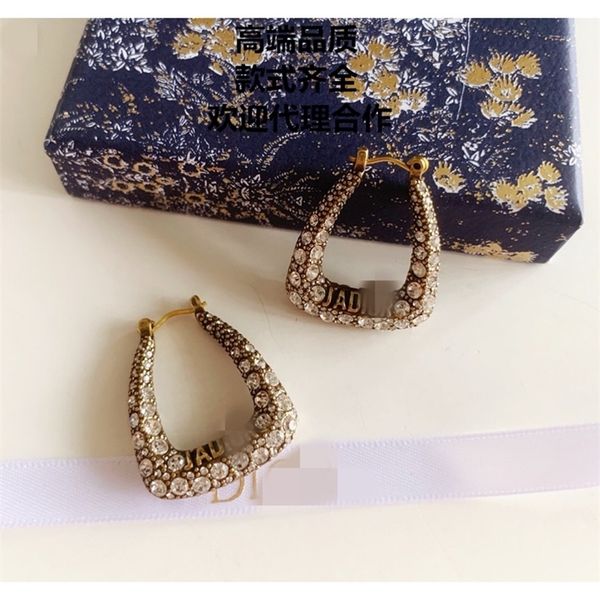 70% off jewelry sales letter earrings female full diamond high version available in the audience, Golden
70% off jewelry sales letter earrings female full diamond high version available in the audience, Golden