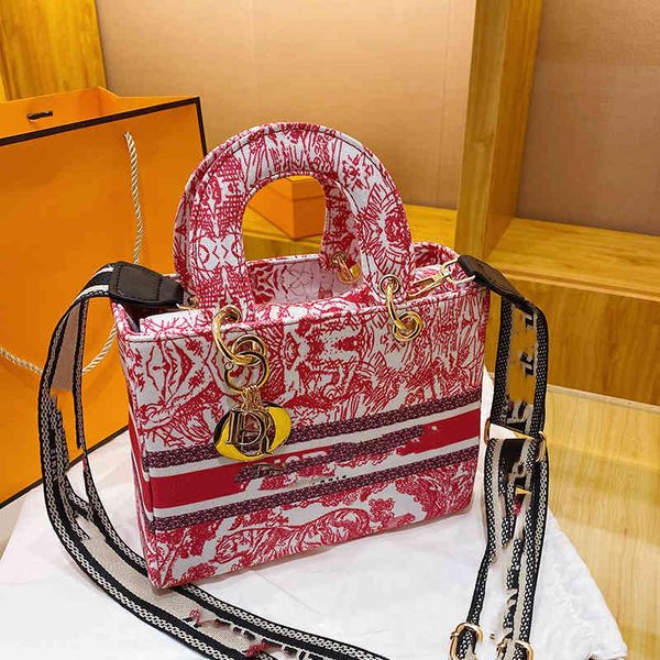 factory direct sale 2022 new hand diana oblique cross ins women's printed painted designer bag
factory direct sale 2022 new hand diana oblique cross ins women's printed painted designer bag
