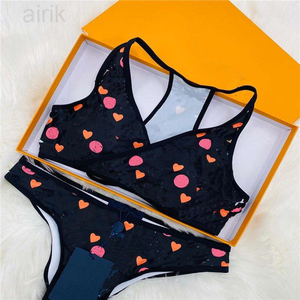 2023 swimwears design brand women fashion bikinis letter printed contrast color swimsuit breathable summer bikini womens swimwear, White;black
2023 swimwears design brand women fashion bikinis letter printed contrast color swimsuit breathable summer bikini womens swimwear, White;black