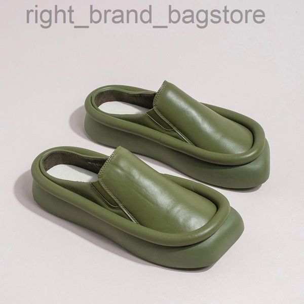 new platform green woman slippers fashion women summer shoes designer flip flops outdoor beach slippers flat leather slaps w220808, Black
new platform green woman slippers fashion women summer shoes designer flip flops outdoor beach slippers flat leather slaps w220808, Black