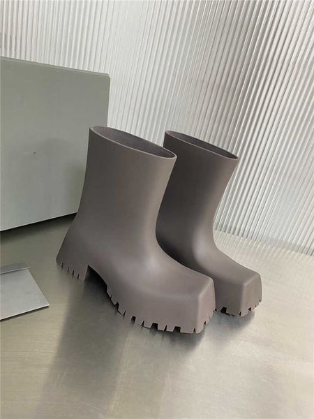 2022 trooper rubber designer boots square toes rain boot chunky design women coarse tooth outsole wear-resistant waterproof 5mm arch matte b, Black
2022 trooper rubber designer boots square toes rain boot chunky design women coarse tooth outsole wear-resistant waterproof 5mm arch matte b, Black