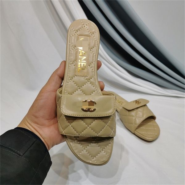 slippers xiaoxiang slippers spring embroidered one-sided open toe ins fashionable soft soled flat shoes 594s, Black
slippers xiaoxiang slippers spring embroidered one-sided open toe ins fashionable soft soled flat shoes 594s, Black