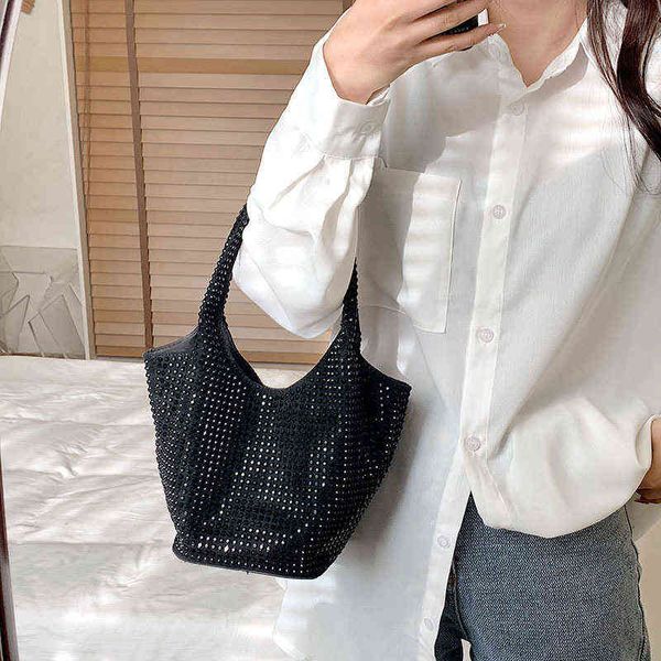 evening bag tote 2022 pu leather handbags female shopper purse spring fashion casual large capacity shiny rhinestones bucket 220705
evening bag tote 2022 pu leather handbags female shopper purse spring fashion casual large capacity shiny rhinestones bucket 220705