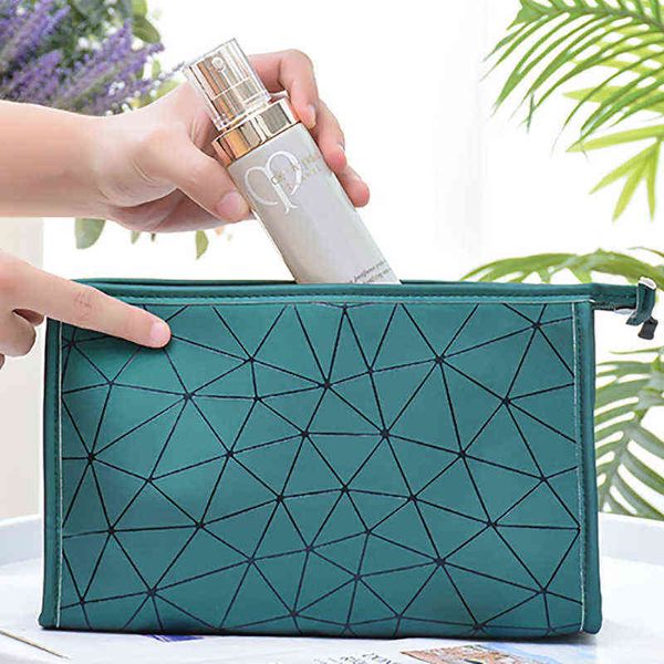 new diamond cosmetic bag pu leather geometric lingge storage super fire portable travel waterproof washing 220518
new diamond cosmetic bag pu leather geometric lingge storage super fire portable travel waterproof washing 220518