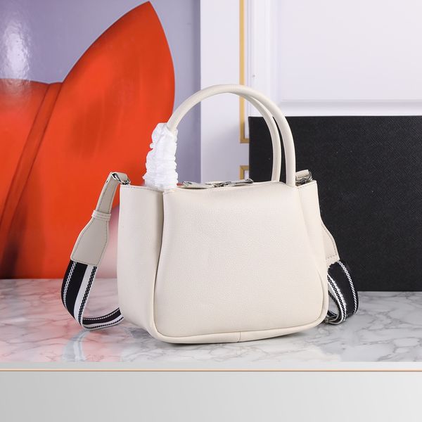 women commuter bags handbag good-looking crossbody bag white black beige colors, Black;red
women commuter bags handbag good-looking crossbody bag white black beige colors, Black;red