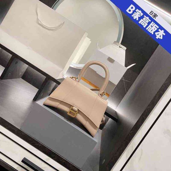 handbags balencaigass luxury designer bags b high version buckle gold hourglassb milk tea color hand carrying messenger
handbags balencaigass luxury designer bags b high version buckle gold hourglassb milk tea color hand carrying messenger
