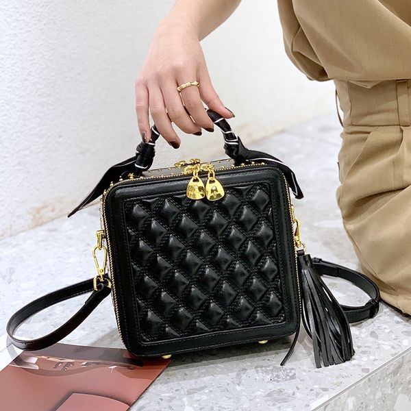 small boxes and bags 2022 new fashion temperament and high sense of linger lady portable slung bag box bag female