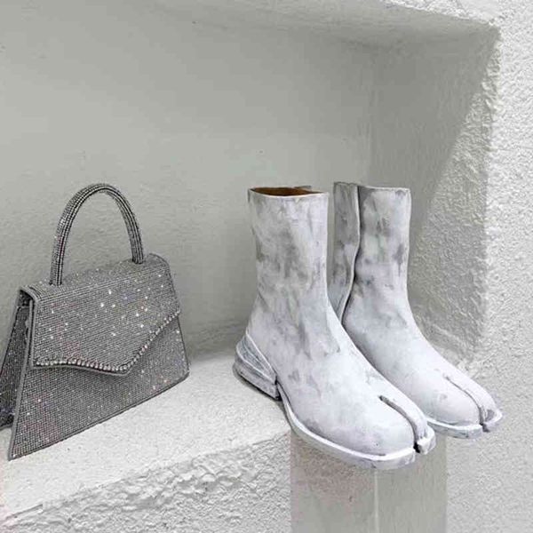 boots novo dedo do pé rachado botas femininas couro real ninja tabi para mulheres moda inverno tornozelo vaca yr8t 2x12, Black
boots novo dedo do pé rachado botas femininas couro real ninja tabi para mulheres moda inverno tornozelo vaca yr8t 2x12, Black