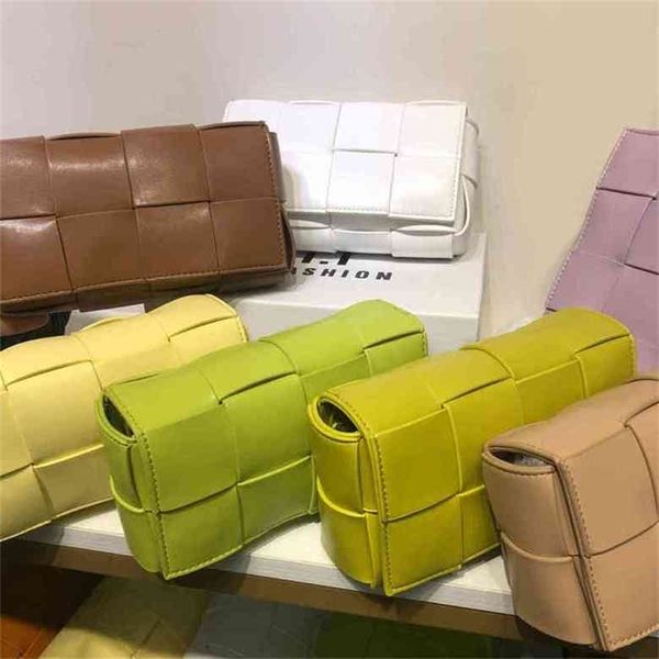 bottegas venetas luxury handbags soft leather woven women's single shoulder messenger bag cassette waist small crowd cross back cheste
bottegas venetas luxury handbags soft leather woven women's single shoulder messenger bag cassette waist small crowd cross back cheste