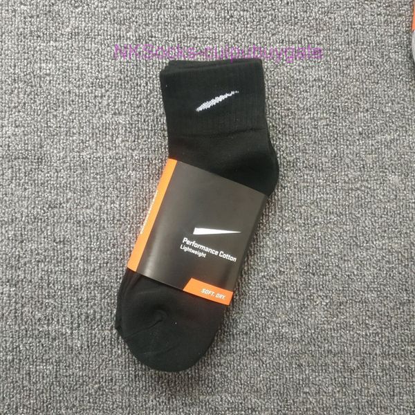 men's classic fashion socks 3 pairs of 1 card hook brand designer versatile sports sock men women luxury wear medium short sportsocks 8, Black
men's classic fashion socks 3 pairs of 1 card hook brand designer versatile sports sock men women luxury wear medium short sportsocks 8, Black