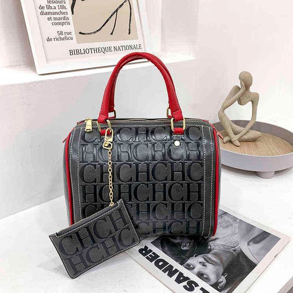 infinite charm ladies pillow bag luxury brand famous designer classic print letters chone shoulder messenger sac 220428 
infinite charm ladies pillow bag luxury brand famous designer classic print letters chone shoulder messenger sac 220428