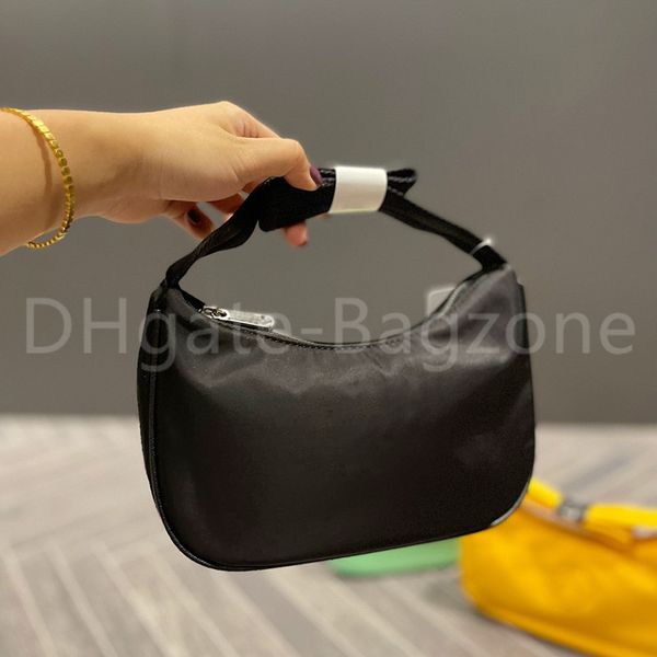 fashion womens designer shoulder bag simple solid color underarm bag large capacity tricolor zipper letter
fashion womens designer shoulder bag simple solid color underarm bag large capacity tricolor zipper letter