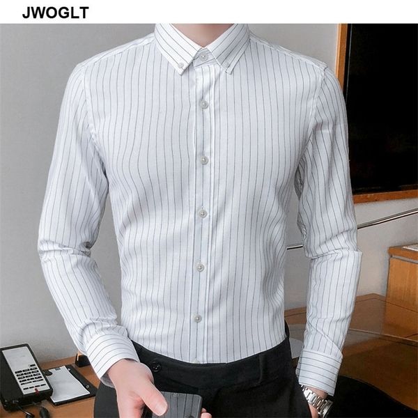 new arrived handsome men shirts long sleeve striped shirt korean style trendy button down allmatch blouse 210412, White;black
new arrived handsome men shirts long sleeve striped shirt korean style trendy button down allmatch blouse 210412, White;black
