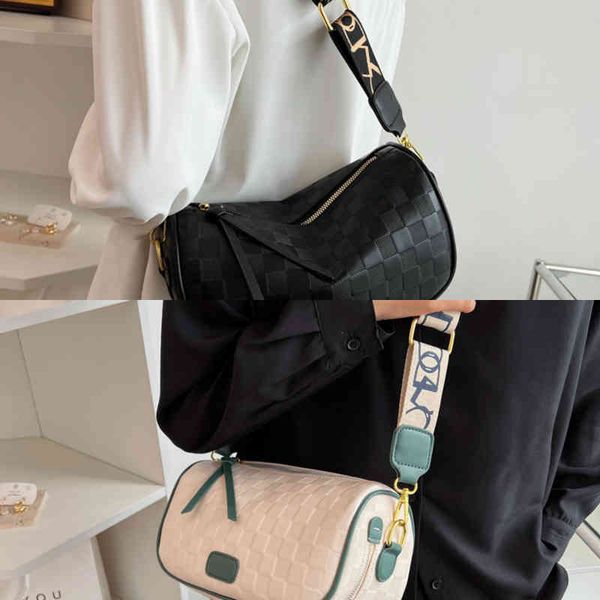2022 new wide shoulder strap lightweight small bag texture leisure one pillow summer female msenger designer bags
2022 new wide shoulder strap lightweight small bag texture leisure one pillow summer female msenger designer bags