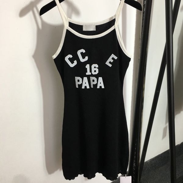2022 new embroidered letter knit halter dress women high waist shoulder white black size vest villanova designer clothes woman, Black;gray
2022 new embroidered letter knit halter dress women high waist shoulder white black size vest villanova designer clothes woman, Black;gray