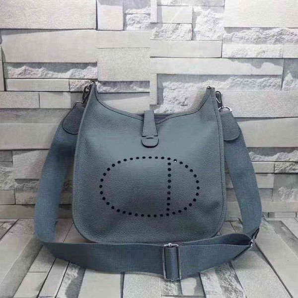 h's 2022 women's bag leather evelyn hollowed out niche design large capacity single shoulder bag satchel
h's 2022 women's bag leather evelyn hollowed out niche design large capacity single shoulder bag satchel