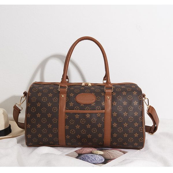 luxury bags women handbags cross body laser pvc transparent duffle bag brilliant luggage travel bag large capacity handbag men shoulder bags
luxury bags women handbags cross body laser pvc transparent duffle bag brilliant luggage travel bag large capacity handbag men shoulder bags