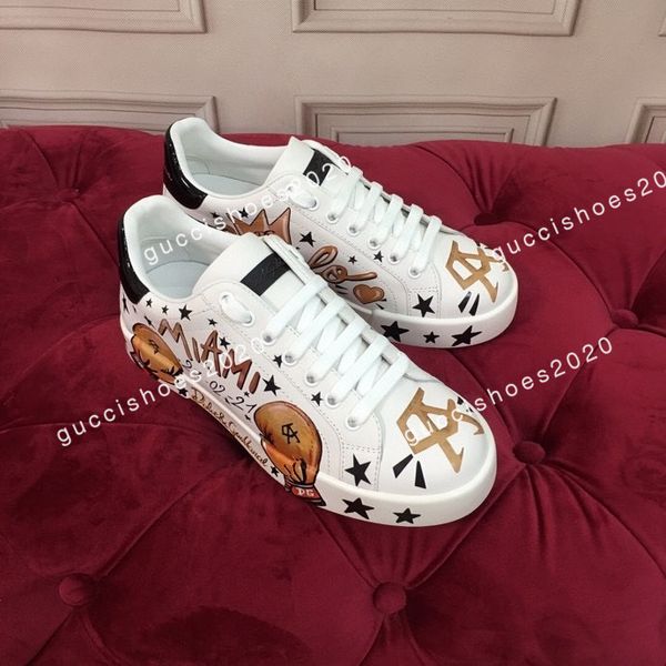 2022 high low cut oblique bee men women luxurys shoes fashion pairs technical leather outdoor platform designers classic sneakers, Black;red 
2022 high low cut oblique bee men women luxurys shoes fashion pairs technical leather outdoor platform designers classic sneakers, Black;red