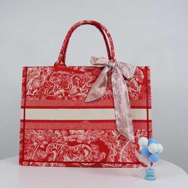 luxurys designer bag shoulder bags woman fashion classic handbags embroidery limited edition lady handbag high capacity travel fpad
luxurys designer bag shoulder bags woman fashion classic handbags embroidery limited edition lady handbag high capacity travel fpad