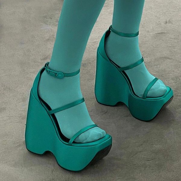 parakeet green medusa buckled triplatform satin platform wedge sandals high-chunky heels ankle strap open toe women heeled luxury designers, Black
parakeet green medusa buckled triplatform satin platform wedge sandals high-chunky heels ankle strap open toe women heeled luxury designers, Black