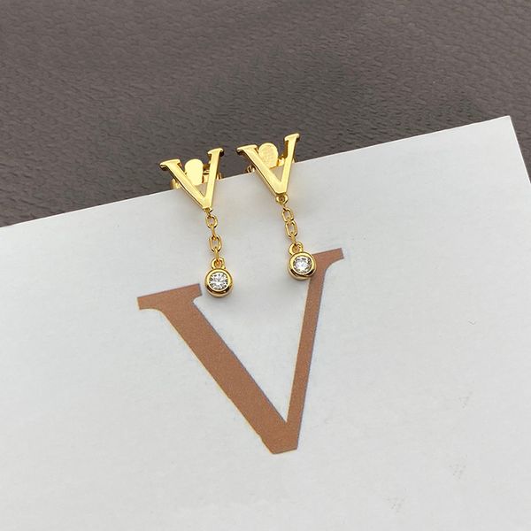 stud lady fashion earring designer heart shape hoop and letter sign luxury earrings high end jewelry for woman multiple optional t2302035, Golden;silver
stud lady fashion earring designer heart shape hoop and letter sign luxury earrings high end jewelry for woman multiple optional t2302035, Golden;silver