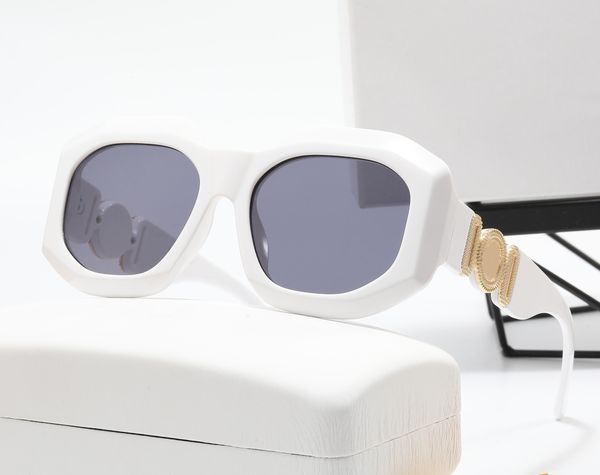 2022 4217 women and men designer sunglasses retro cutting lens gradient square sun glasses female fashion brand design vintage small rectang, White;black
2022 4217 women and men designer sunglasses retro cutting lens gradient square sun glasses female fashion brand design vintage small rectang, White;black